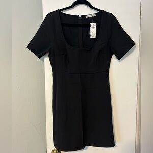 Abercrombie Short-Sleeve Scoopneck Mini Dress - size medium. New with tags.